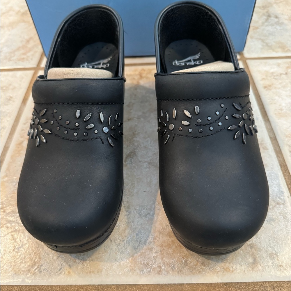 Dansko Profession Clog 38 Patricia Oiled Black NIB New